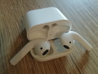 Apple AirPods offen