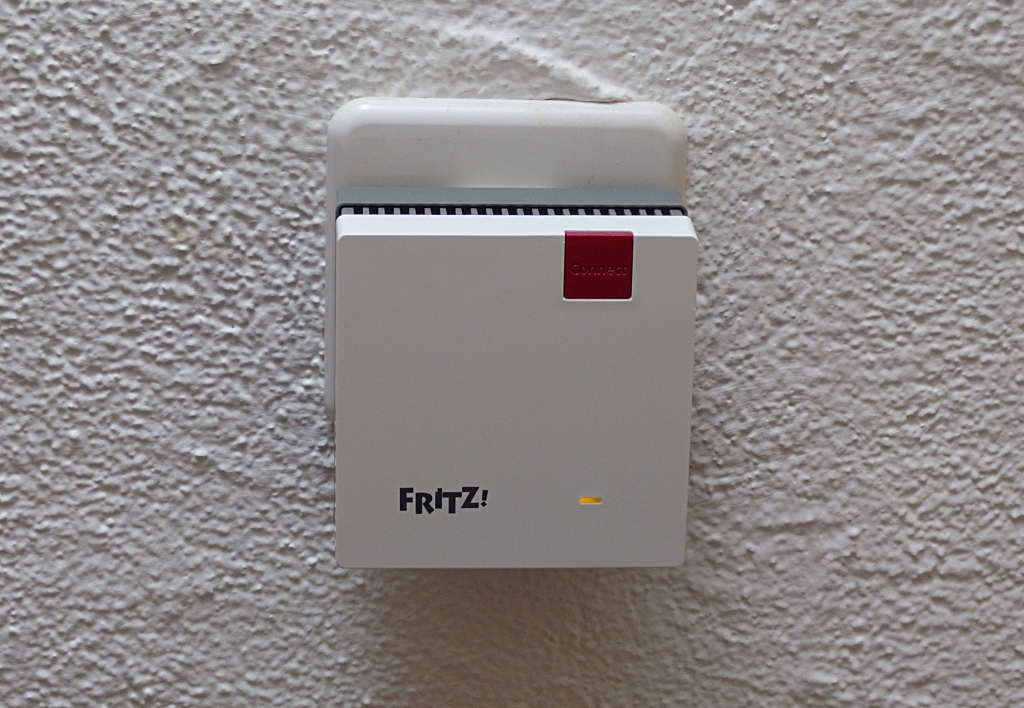 FRITZ!Repeater 1200 AX 2